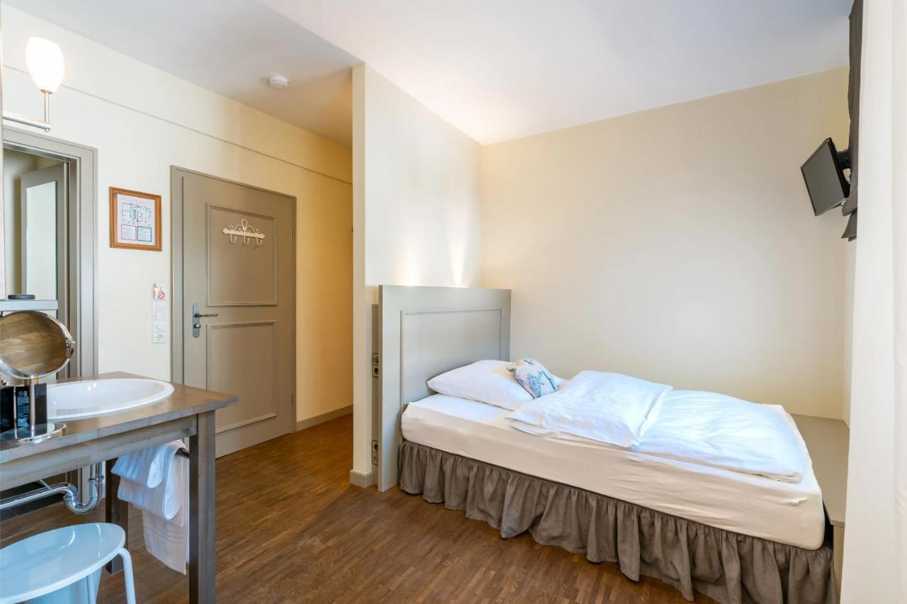 Friedrich Von Schiller Hotel บีทิกไฮม์-บิสซิงเงน ห้อง รูปภาพ