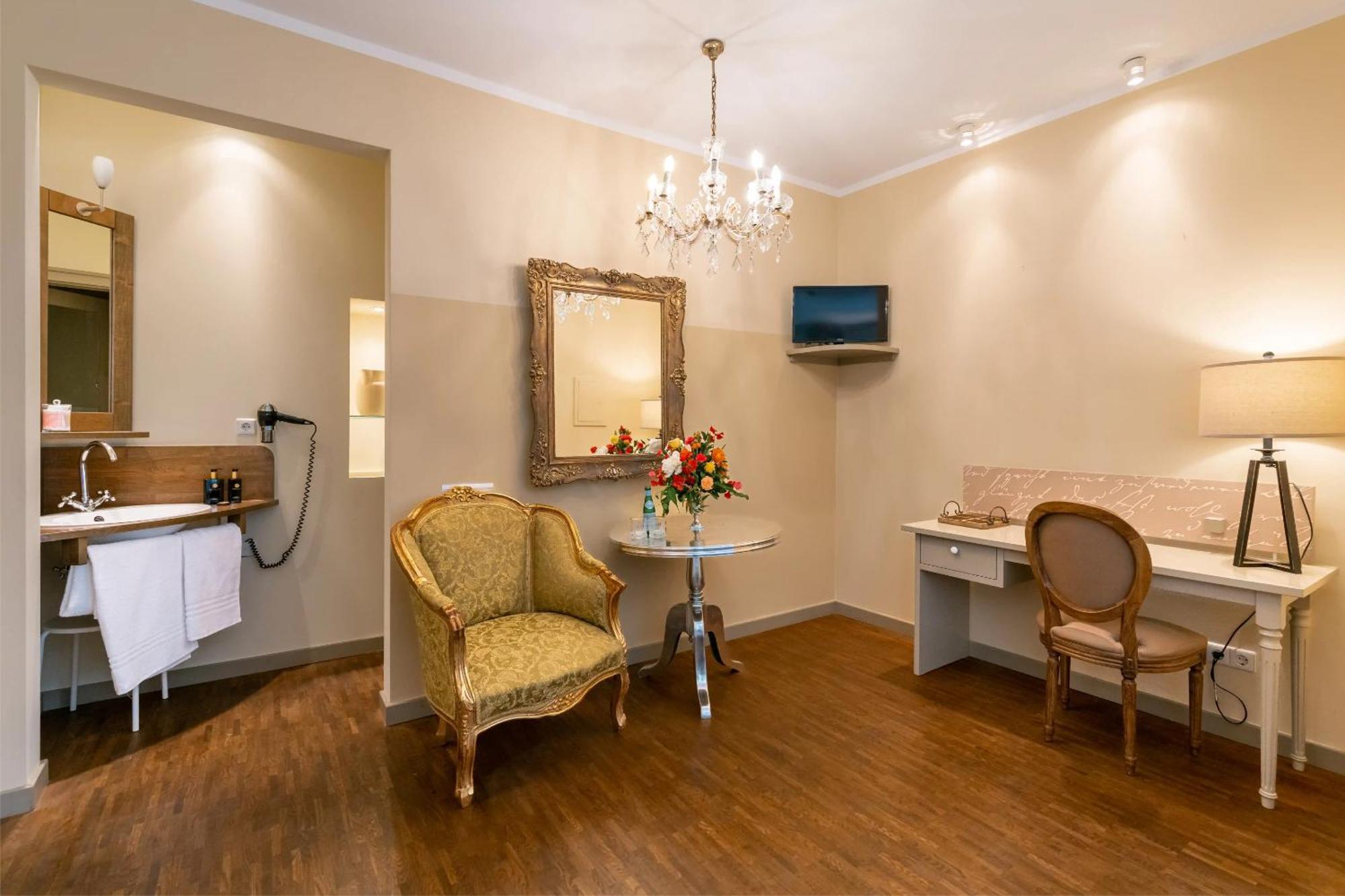 Friedrich Von Schiller Hotel บีทิกไฮม์-บิสซิงเงน ห้อง รูปภาพ