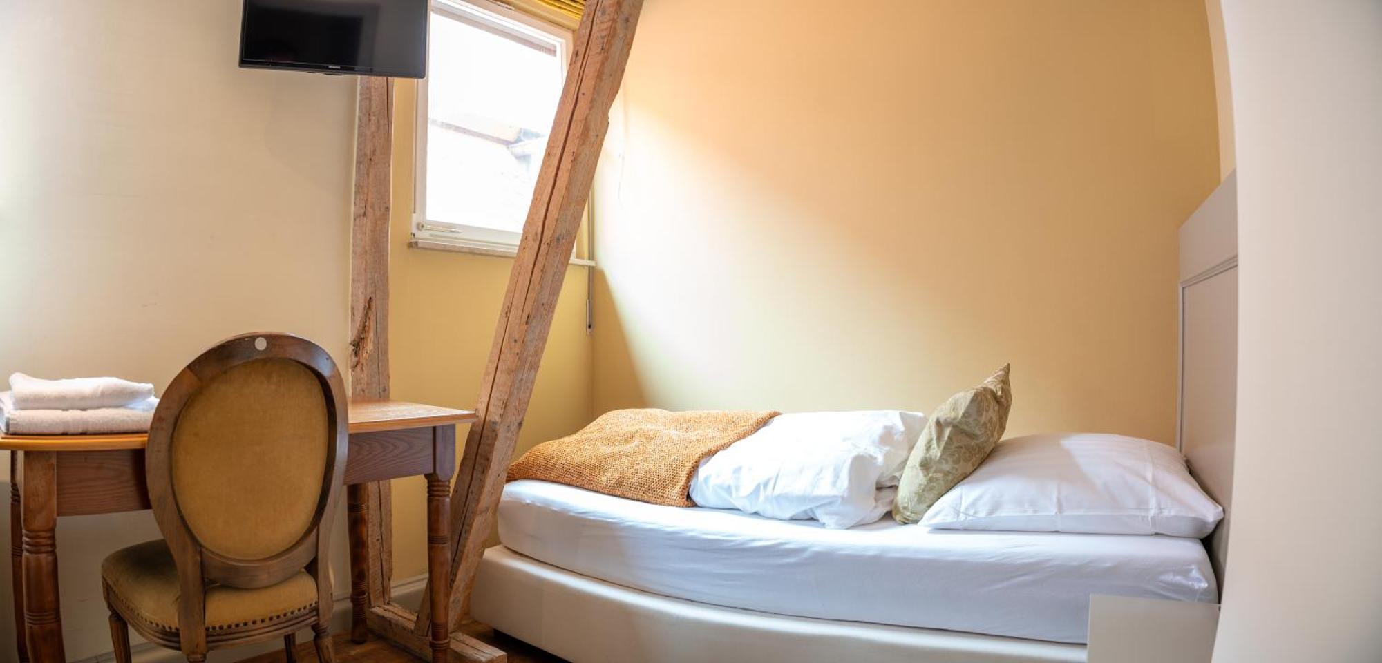 Friedrich Von Schiller Hotel บีทิกไฮม์-บิสซิงเงน ภายนอก รูปภาพ