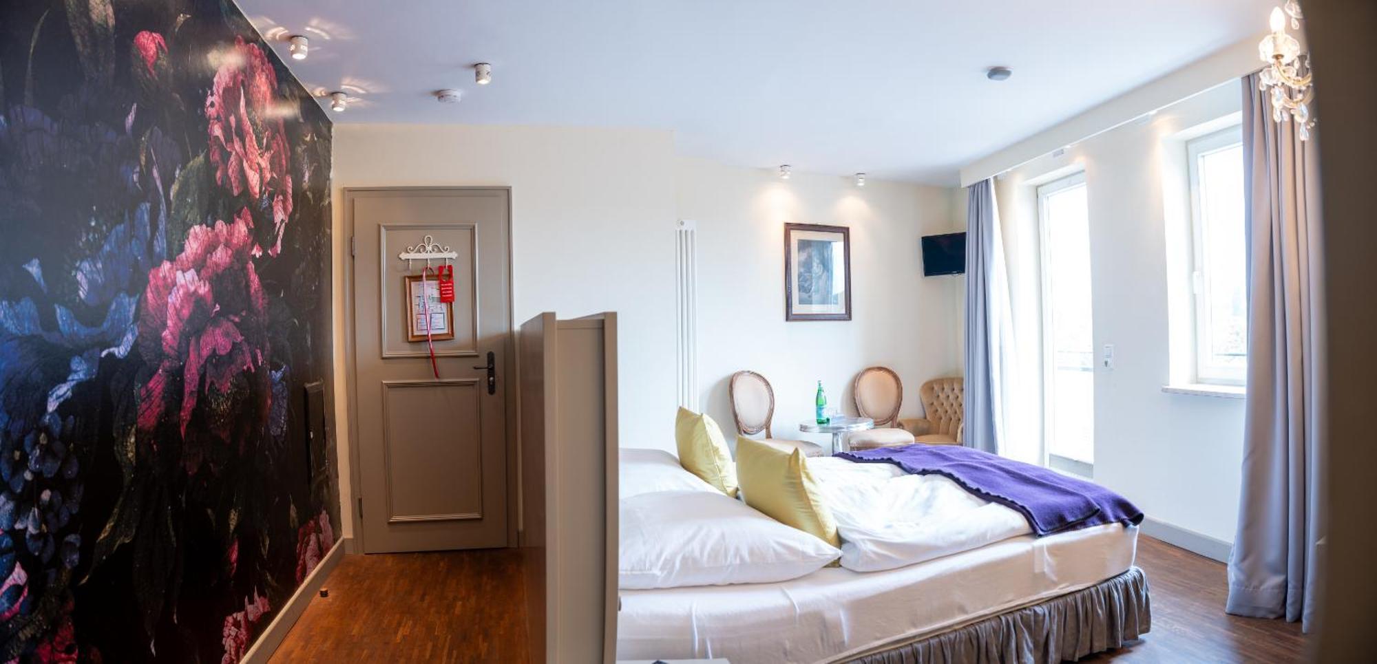 Friedrich Von Schiller Hotel บีทิกไฮม์-บิสซิงเงน ภายนอก รูปภาพ